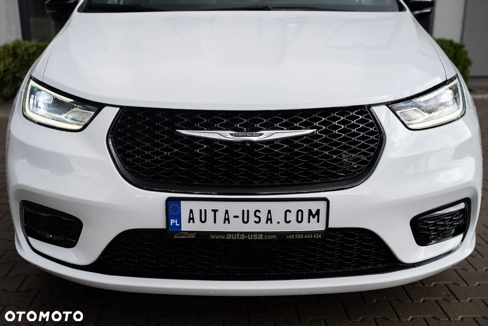 Chrysler Pacifica - 4