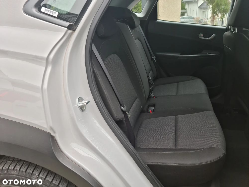 Hyundai Kona - 32