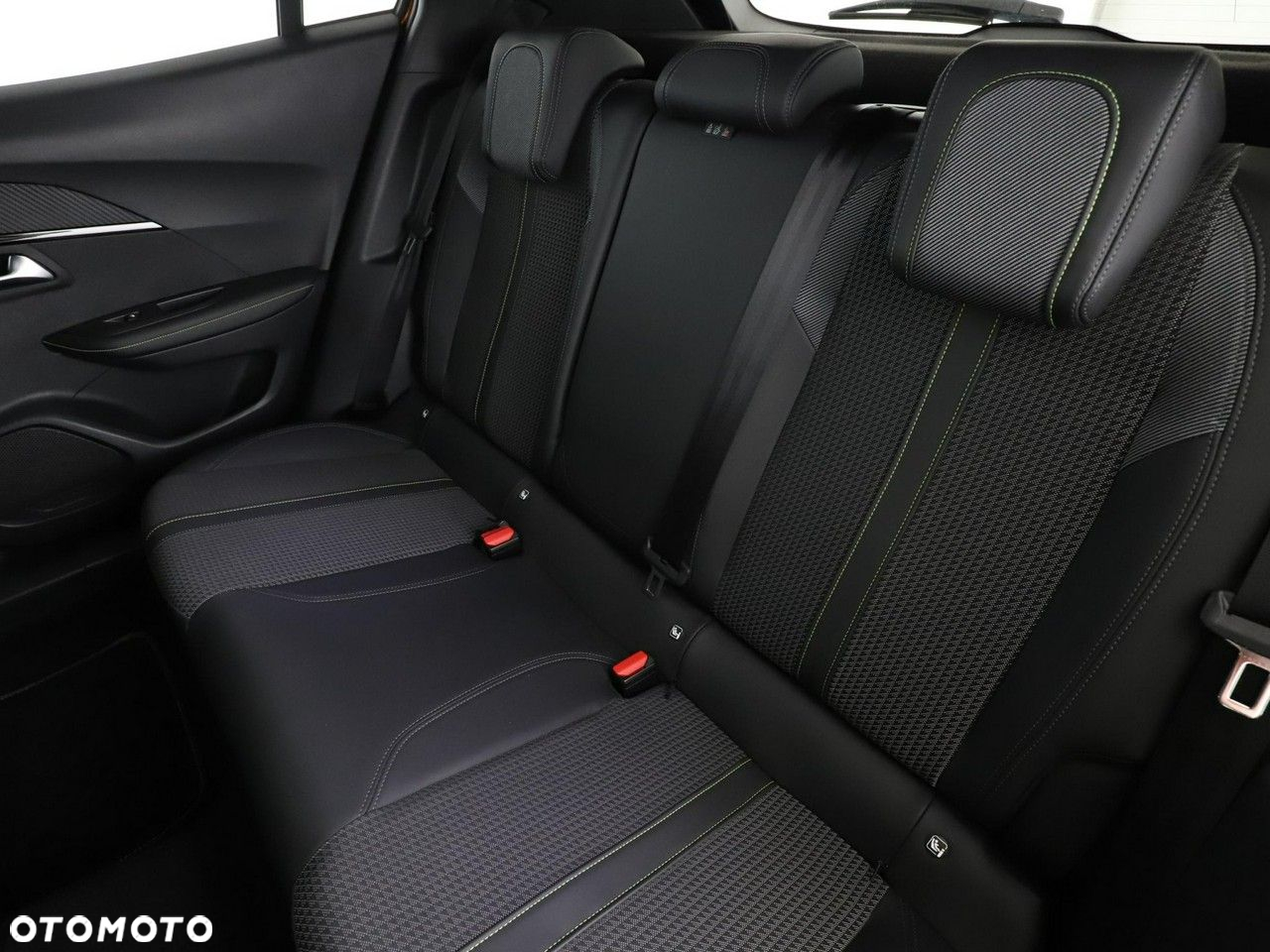 Peugeot 2008 1.2 PureTech GT Line S&S - 17
