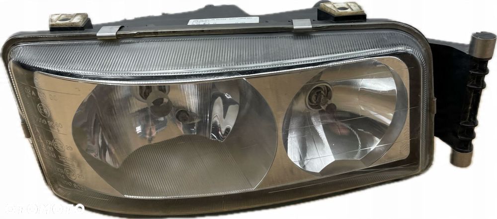 MAN TGS TGX LIONS CITY LAMPA REFLEKTOR PRAWA PRZÓD 5690200028 16.01.18 - 9