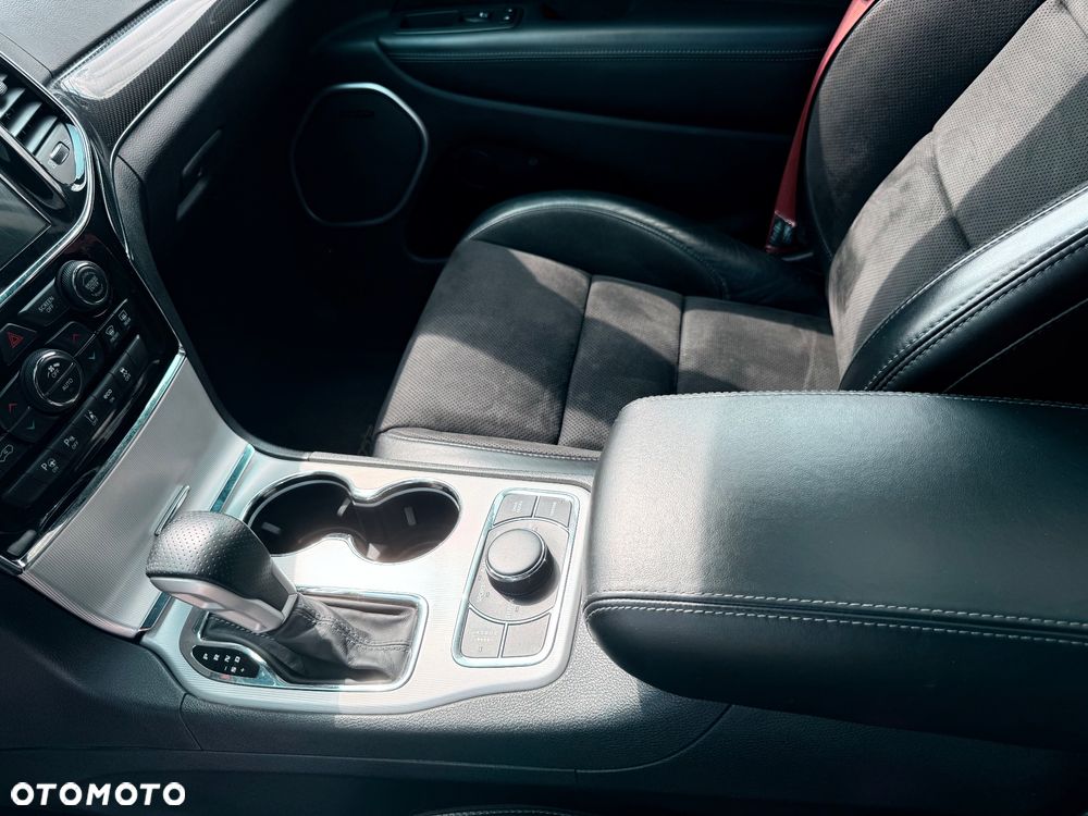 Jeep Grand Cherokee - 15