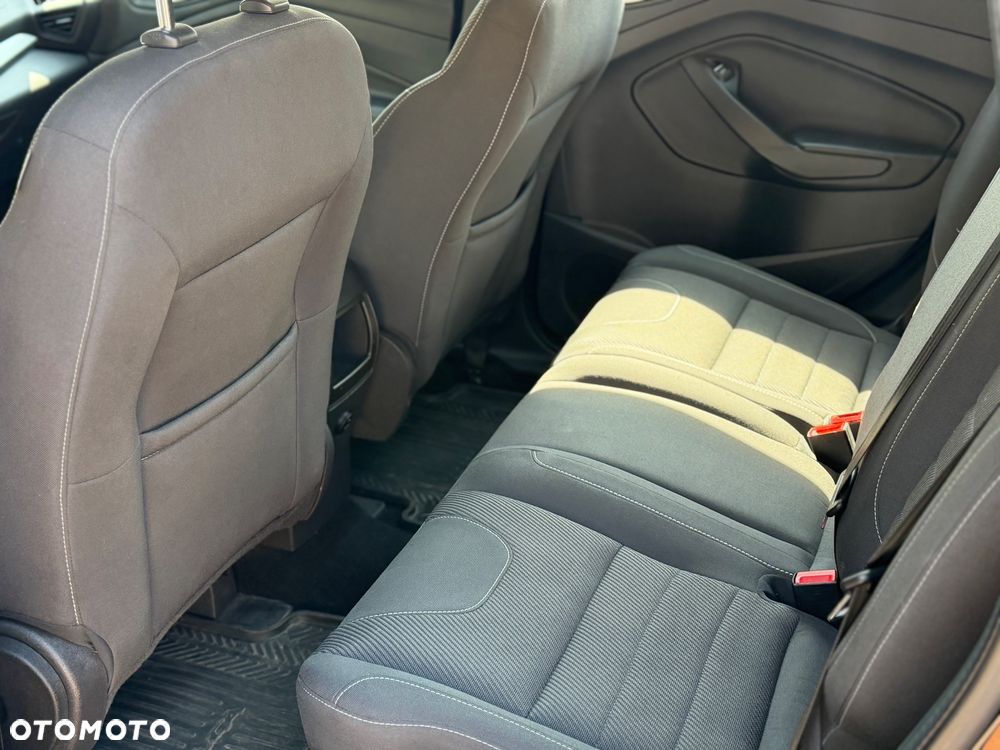 Ford Kuga - 11