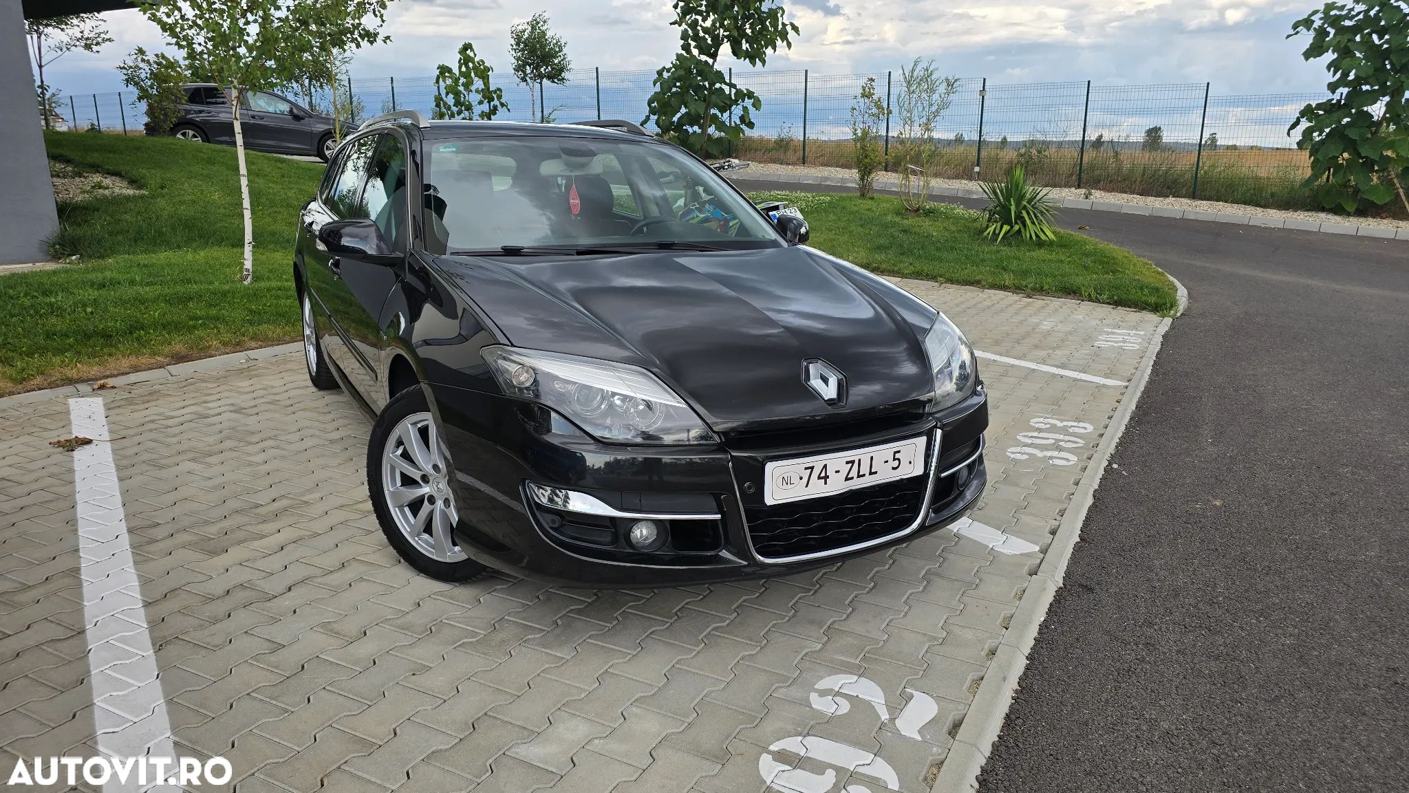 Renault Laguna - 1