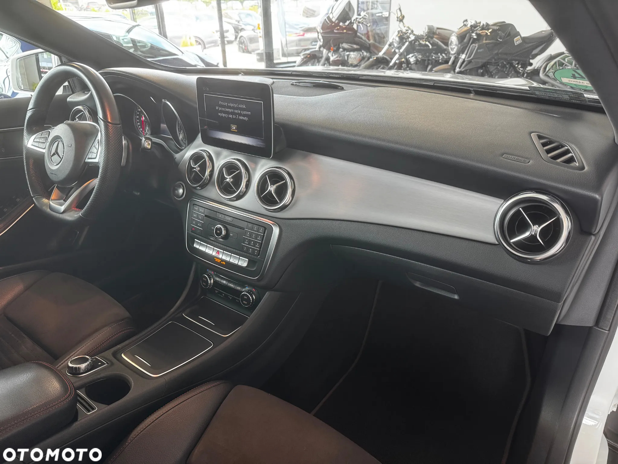Mercedes-Benz GLA 200 7G-DCT AMG Line - 22