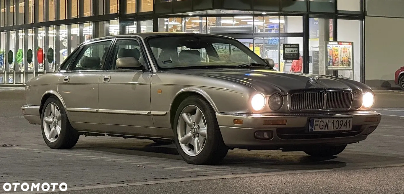 Jaguar XJ - 5