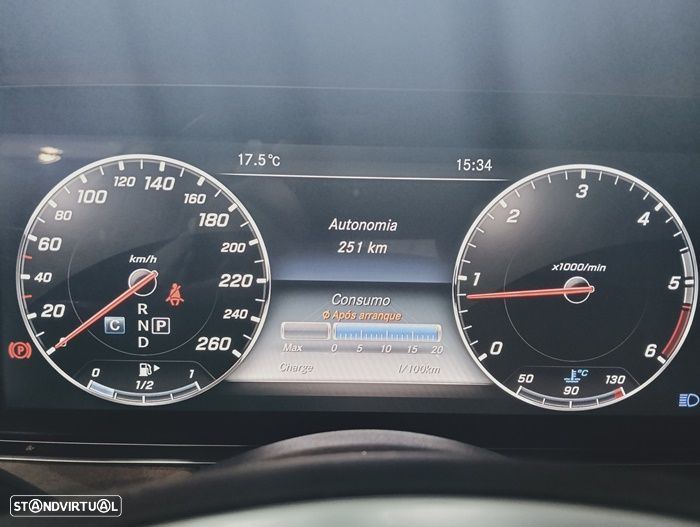 Mercedes-Benz E 220 d Exclusive Line - 24