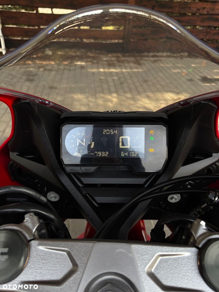 Honda CBR - 9