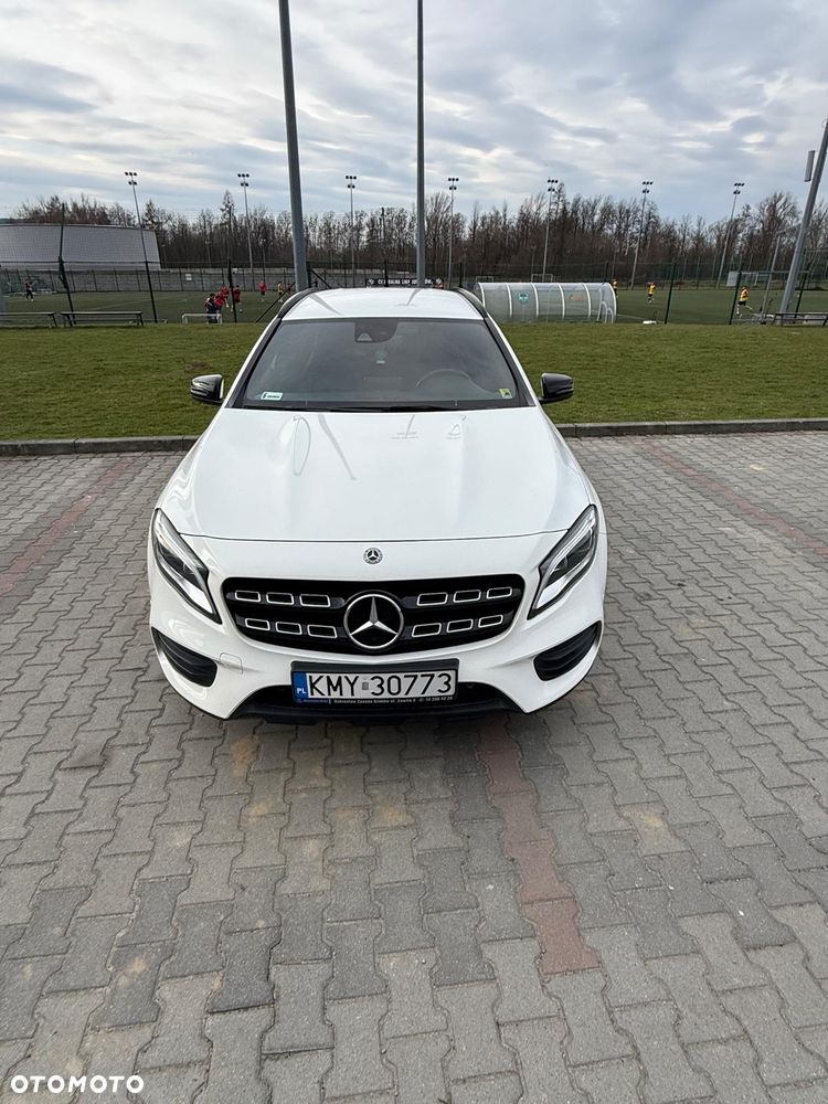 Mercedes-Benz GLA 220 4-Matic AMG Line - 3