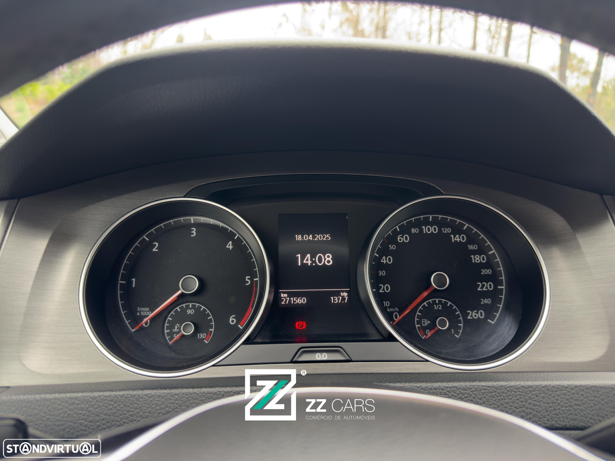 VW Golf 1.6 TDI 4Motion BlueMotion Comfortline - 8