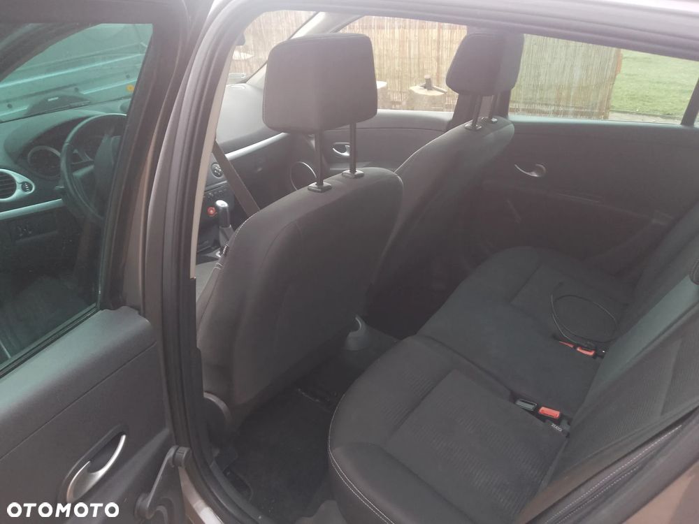 Renault Clio - 9