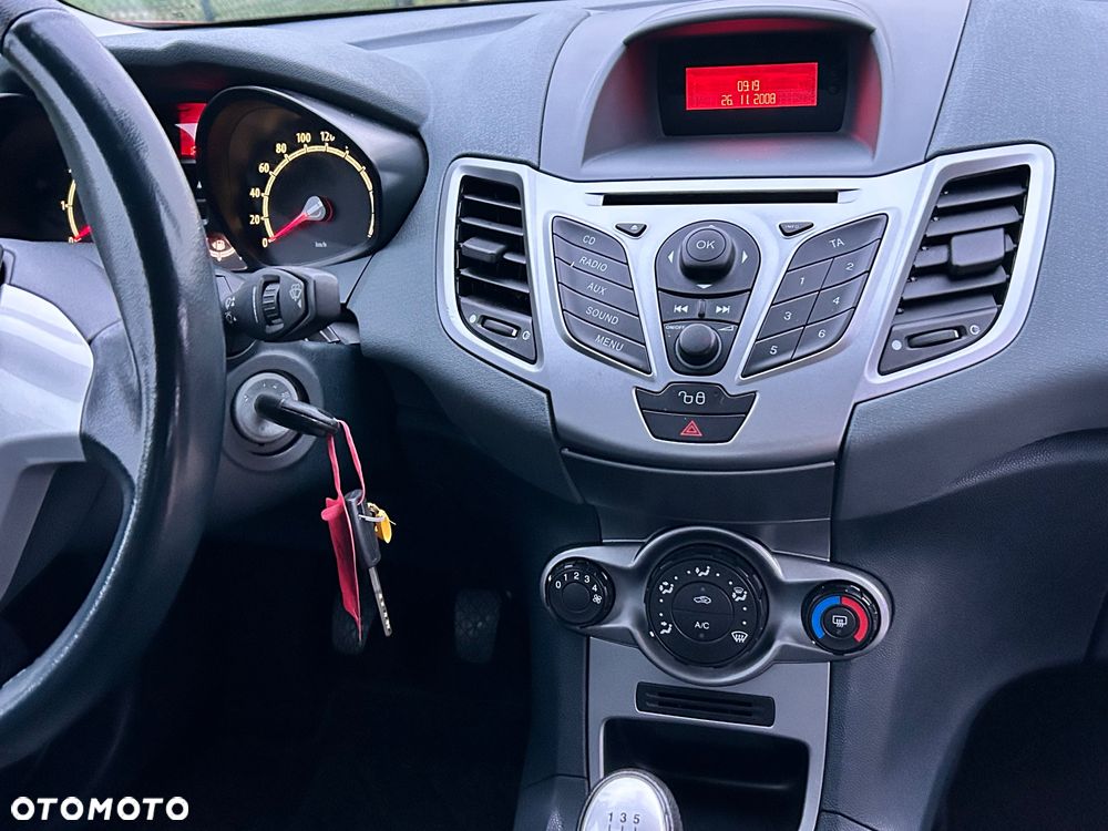 Ford Fiesta 1.25 Celebration - 22