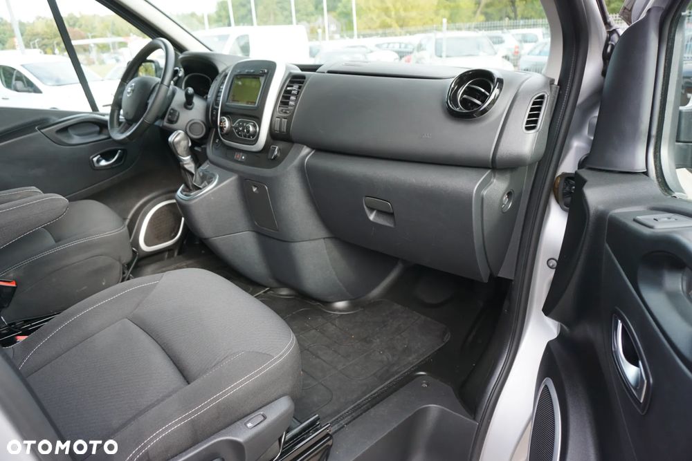 Nissan NV300 - 12