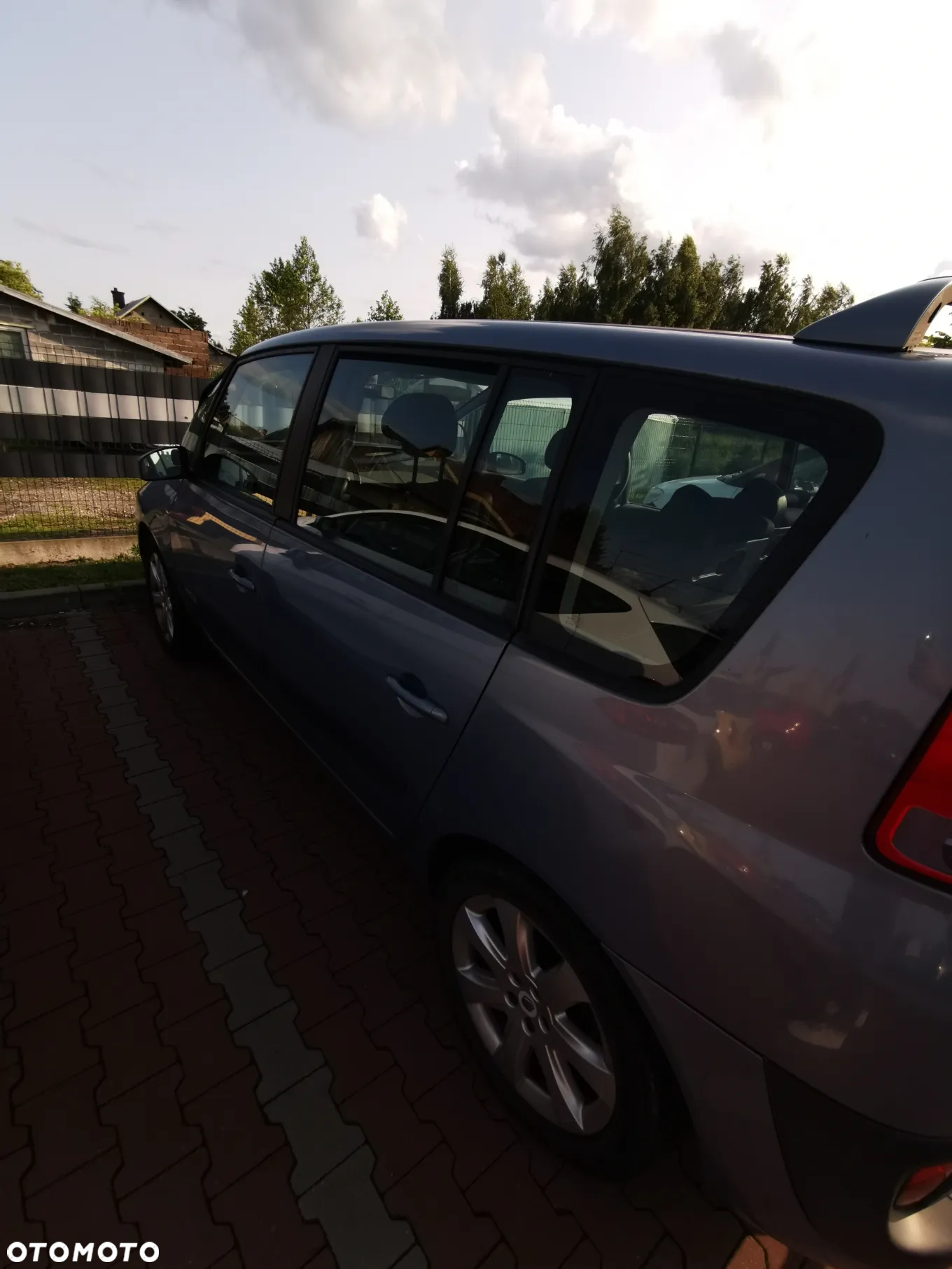 Renault Espace 2.2 dCi Dynamique - 8