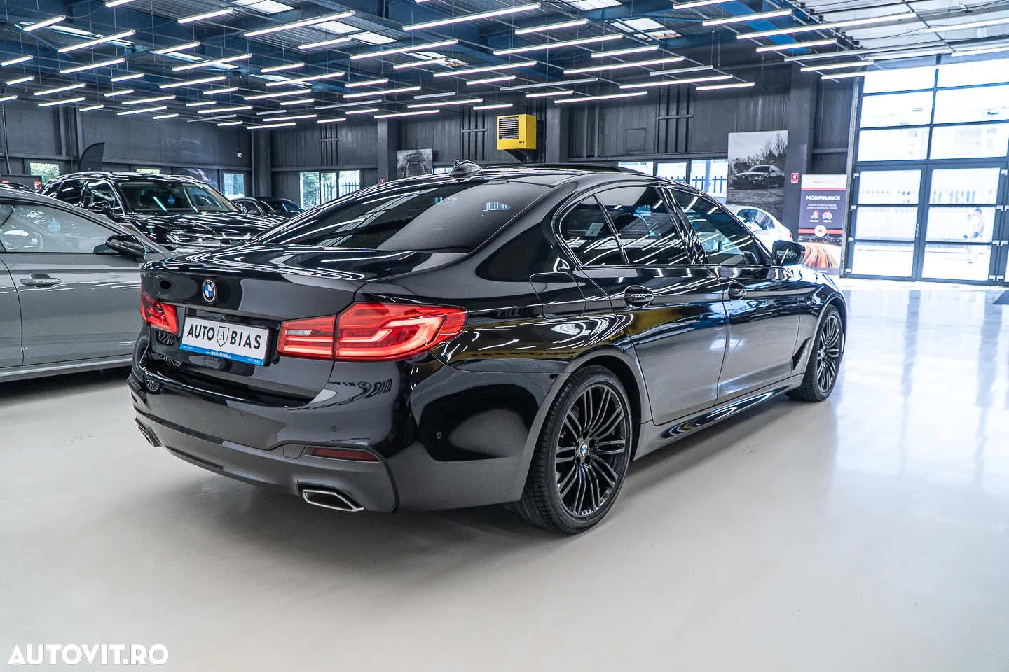 BMW Seria 5 520d Aut. M Sport Edition - 7