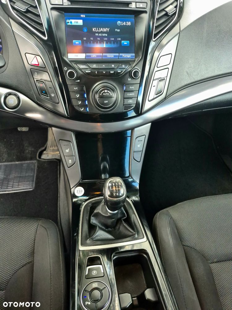 Hyundai i40 i40cw 1.6 Fifa World Cup Edition - 22