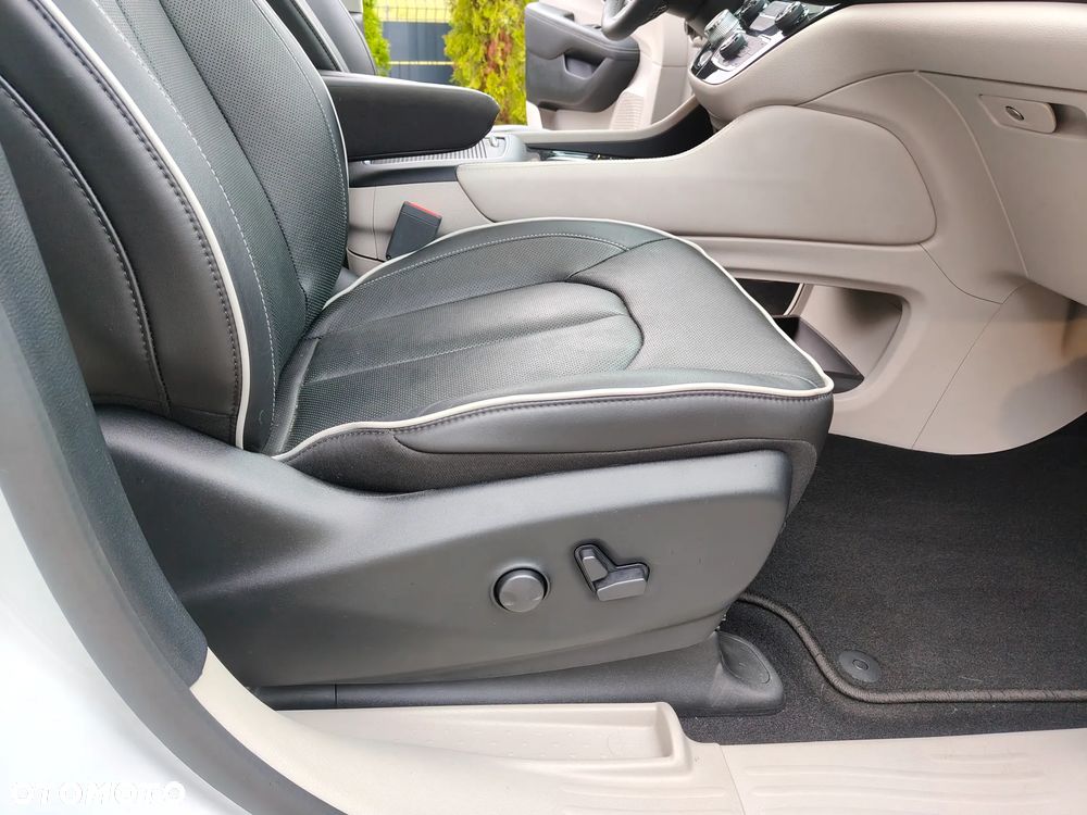 Chrysler Pacifica - 34