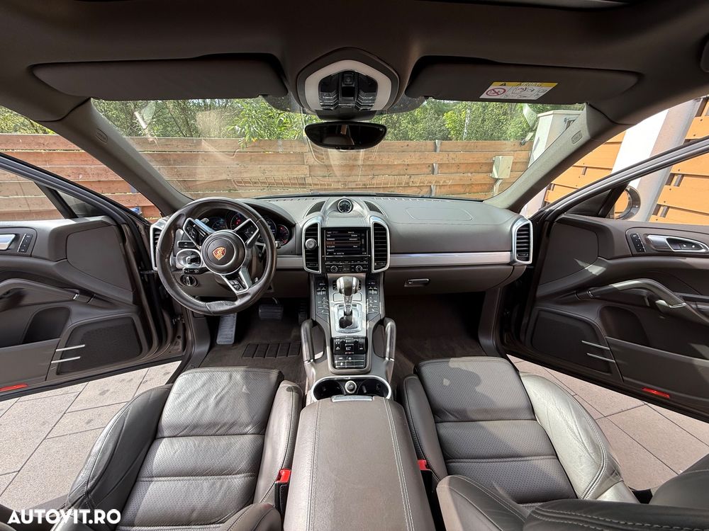 Porsche Cayenne - 6