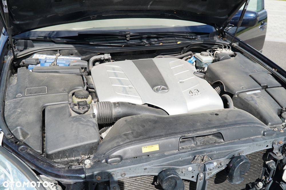Lexus LS Standard - 23