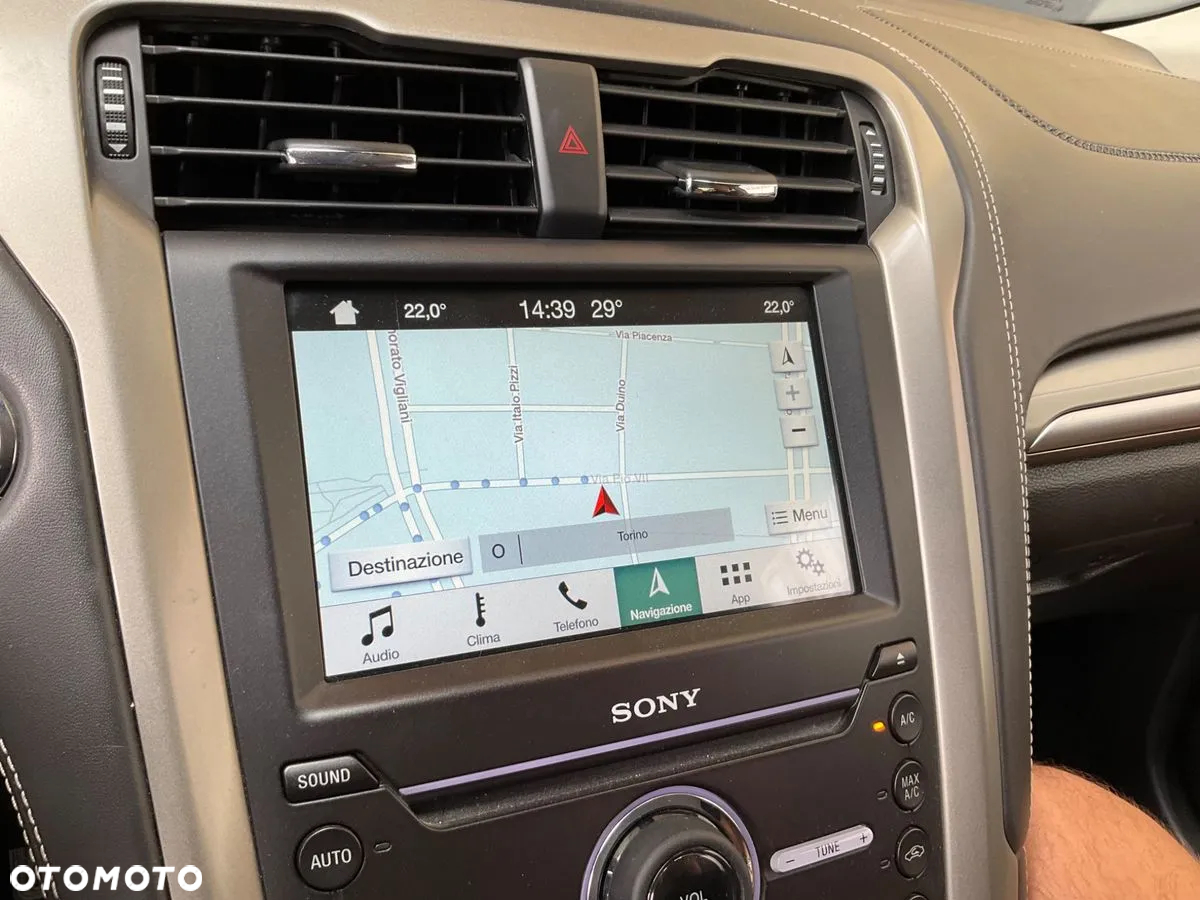 Ford Mondeo Vignale 2.0 Hybrid - 11