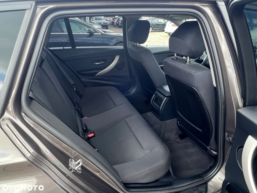 BMW Seria 3 318d Blue Performance Modern Line - 22