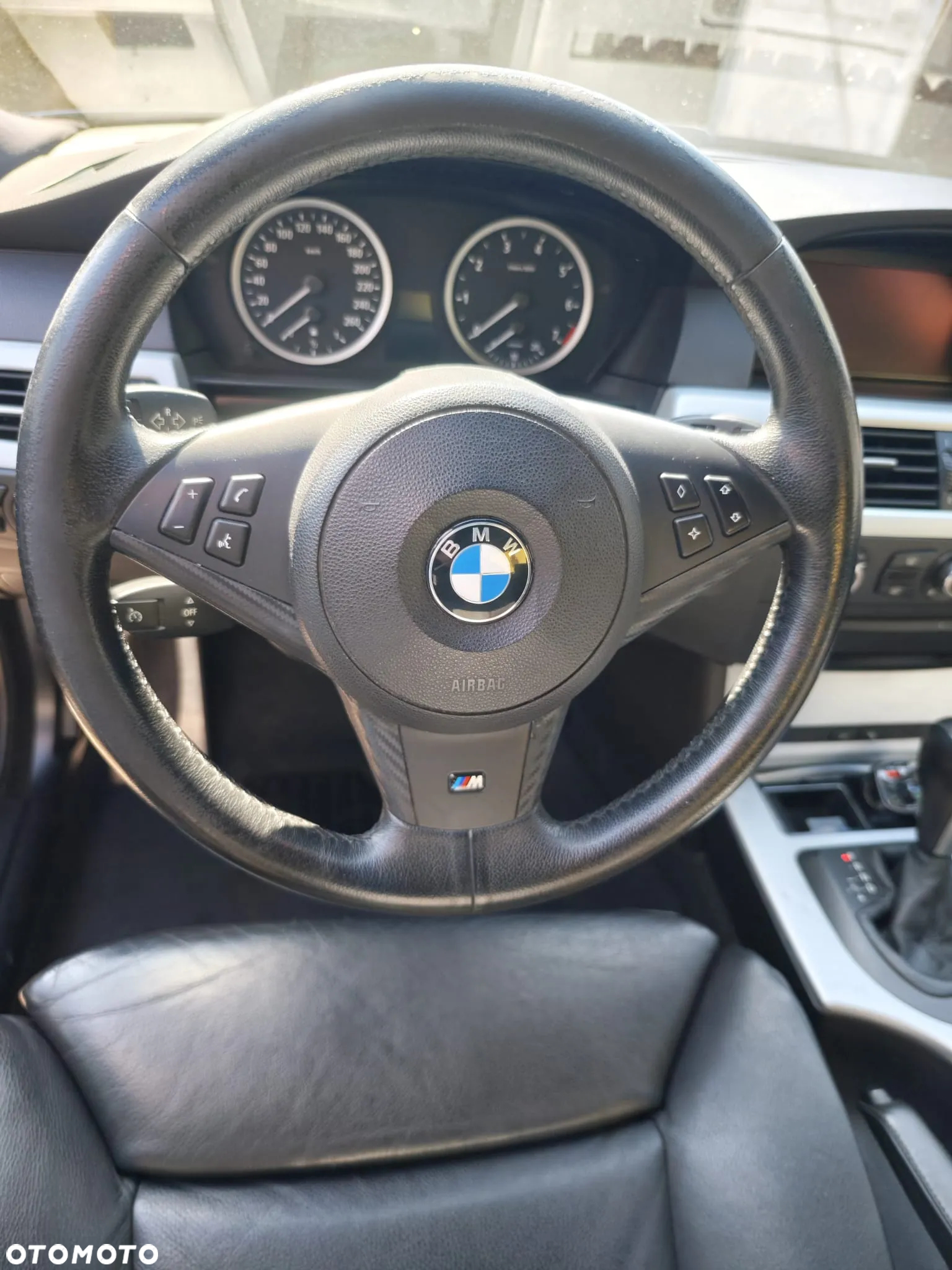 BMW Seria 5 540i - 24