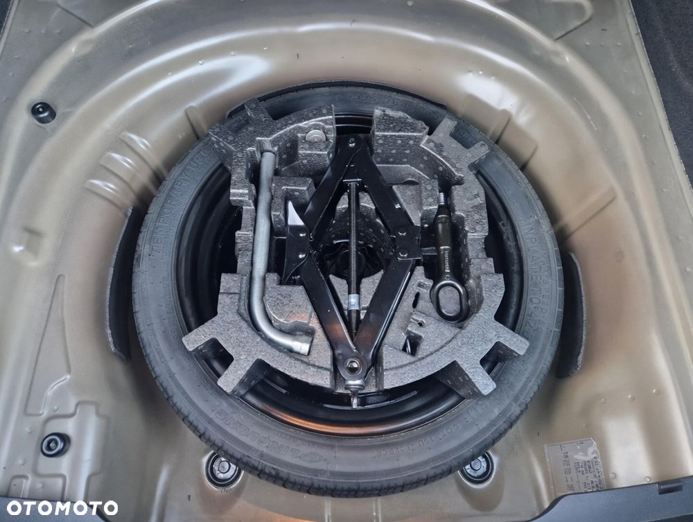 Volkswagen Passat 2.0 TDI SCR DSG Highline - 18