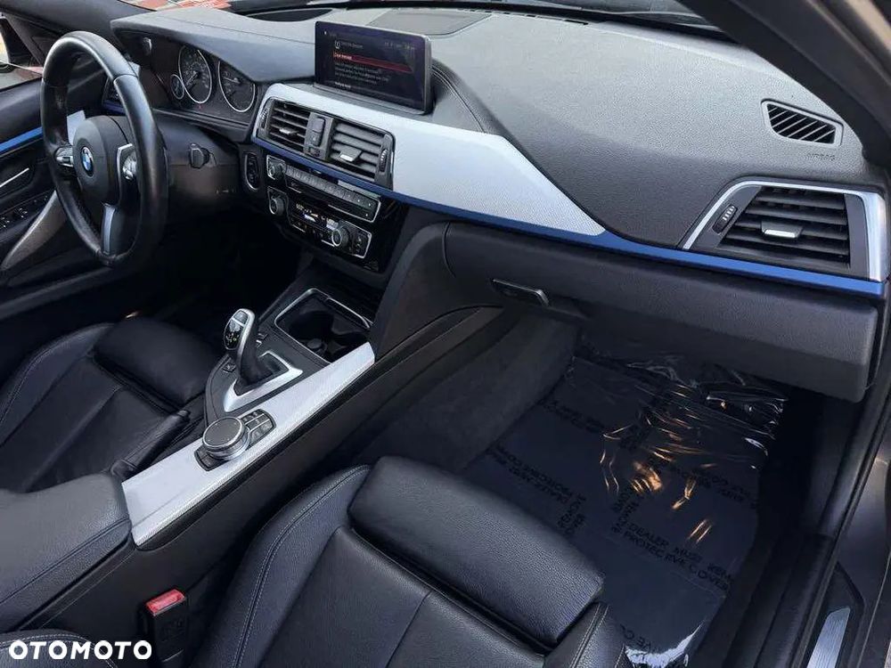 BMW Seria 3 330i xDrive Edition M Sport Shadow - 17