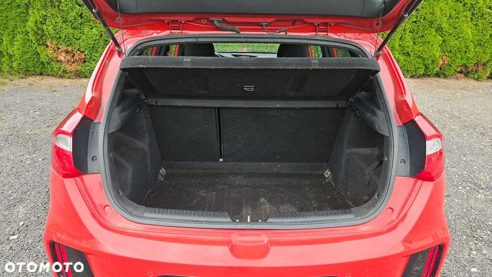 Kia Ceed - 10