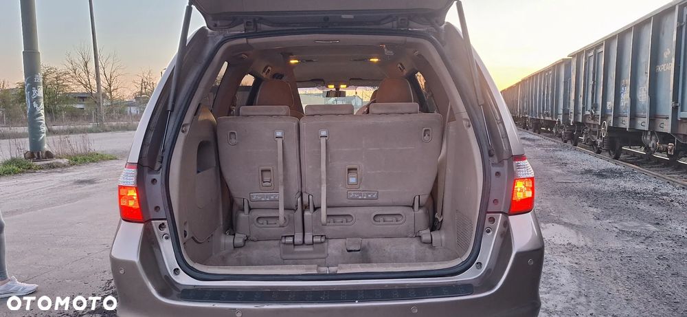 Honda Odyssey 3.5 LX - 9