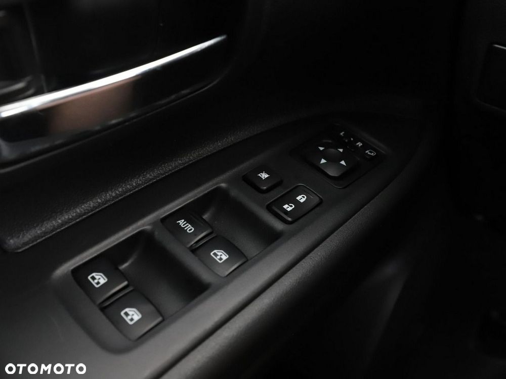 Mitsubishi Outlander 2.0 2WD SUV-Star - 32