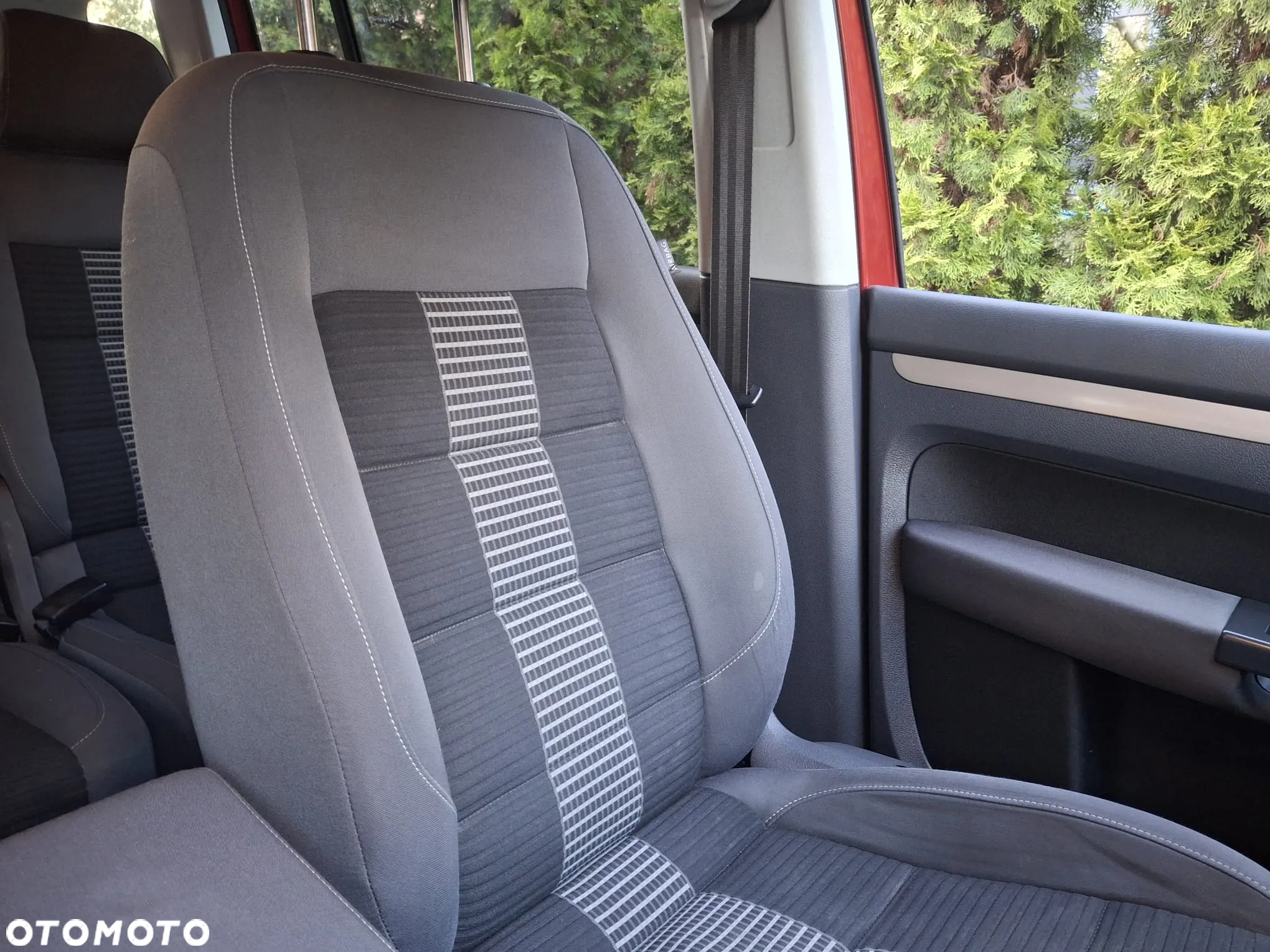 Volkswagen Touran 1.4 TSI United - 10