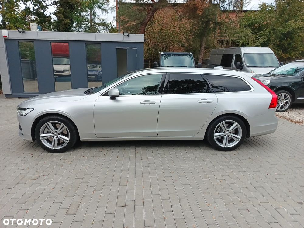Volvo V90 D5 AWD Momentum - 4
