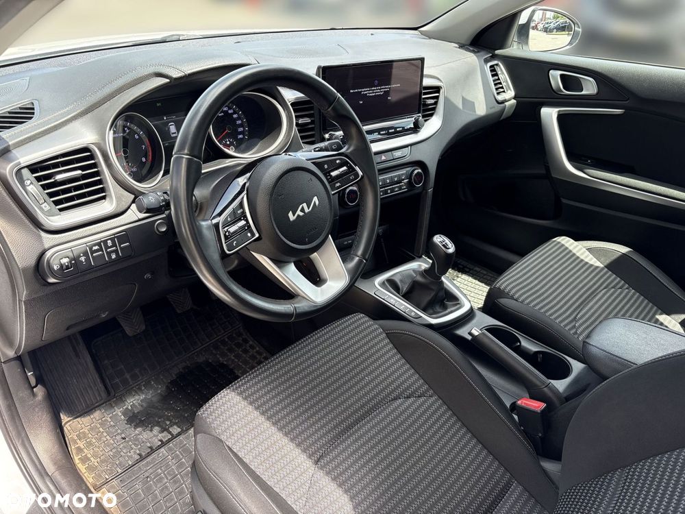 Kia Ceed - 9