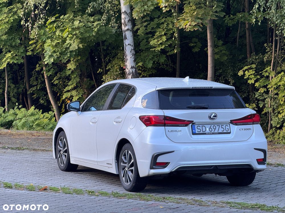 Lexus CT - 4
