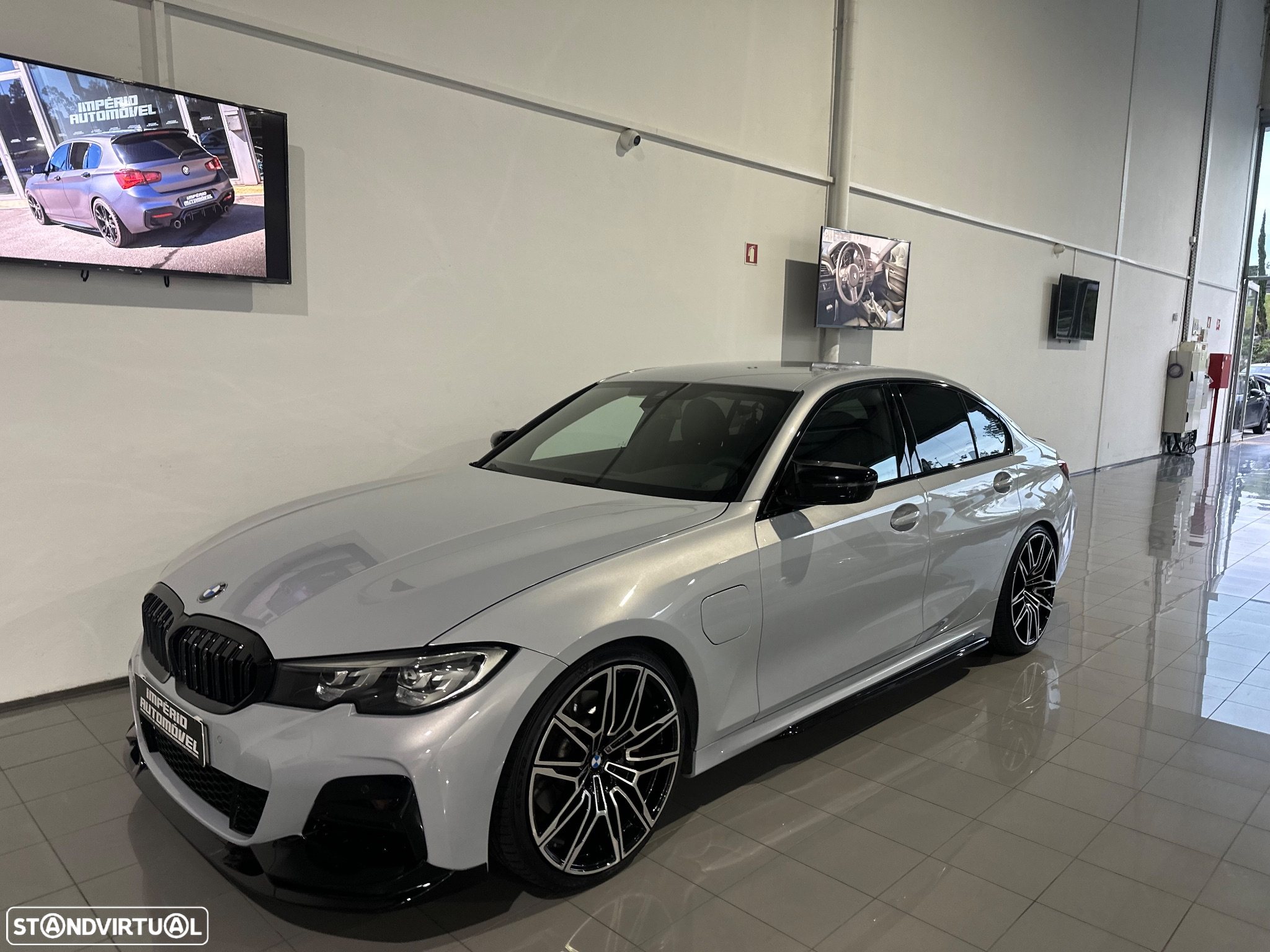 BMW 330 e Auto - 12