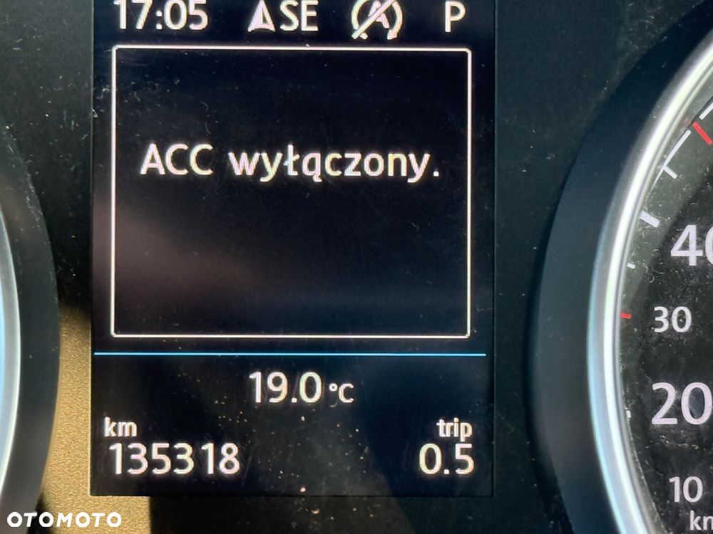 Volkswagen Touran - 24