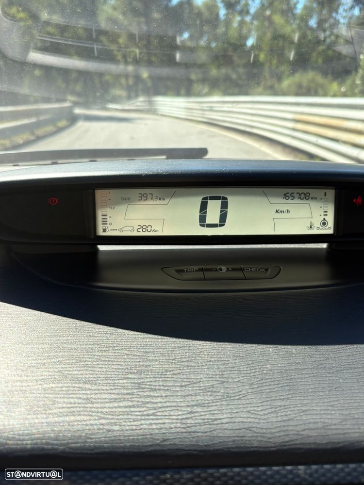 Citroën C4 1.6 HDi 110 VTR Pack - 17