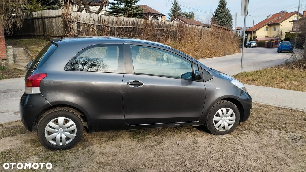 Toyota Yaris 1.0 Luna A/C - 10