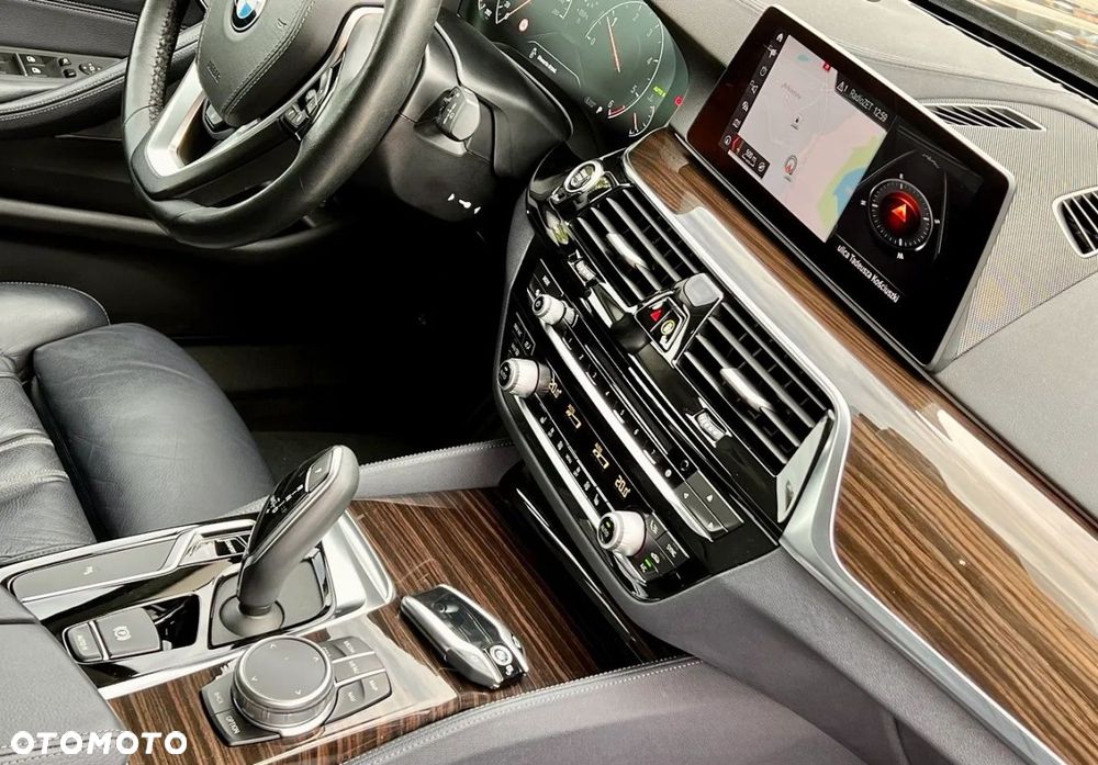 BMW Seria 5 520d M Sport Edition - 26