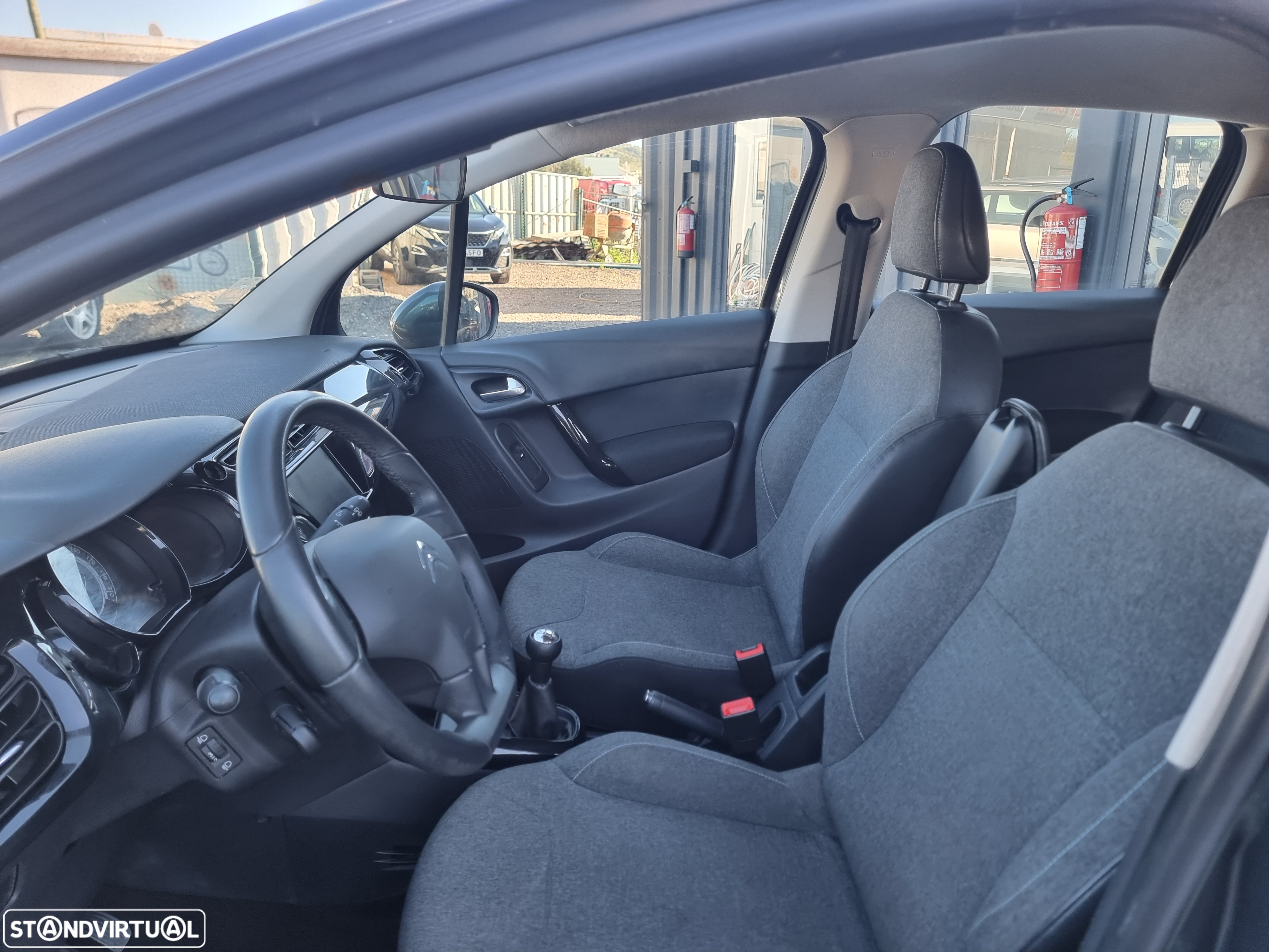Citroën C3 1.2 PureTech Collection - 18