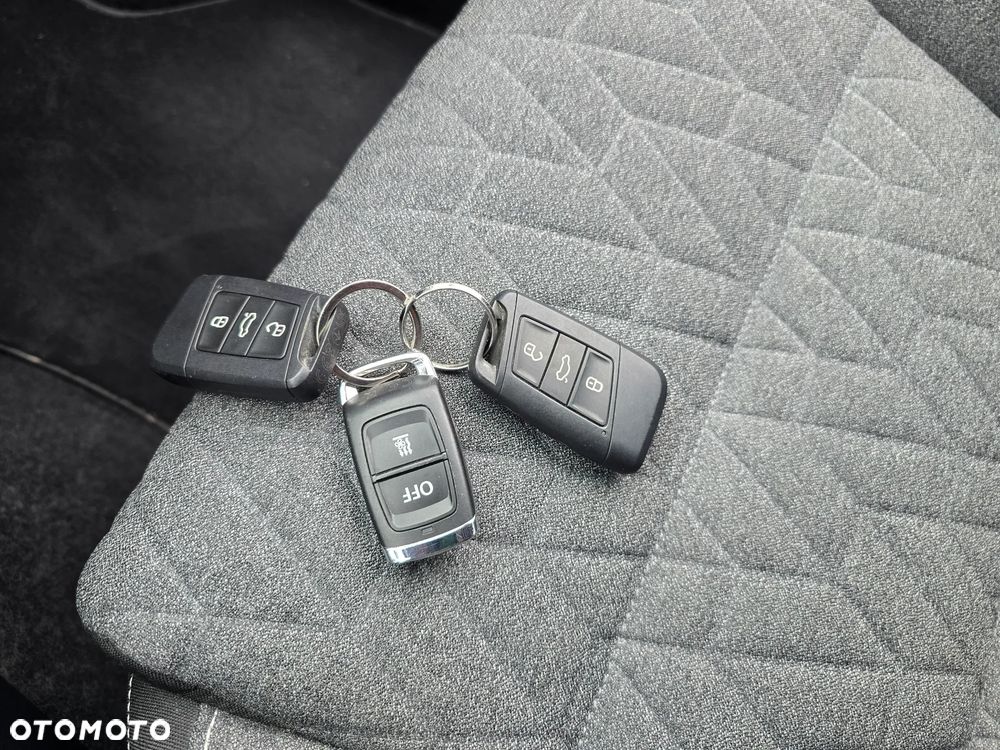 Volkswagen Passat - 37