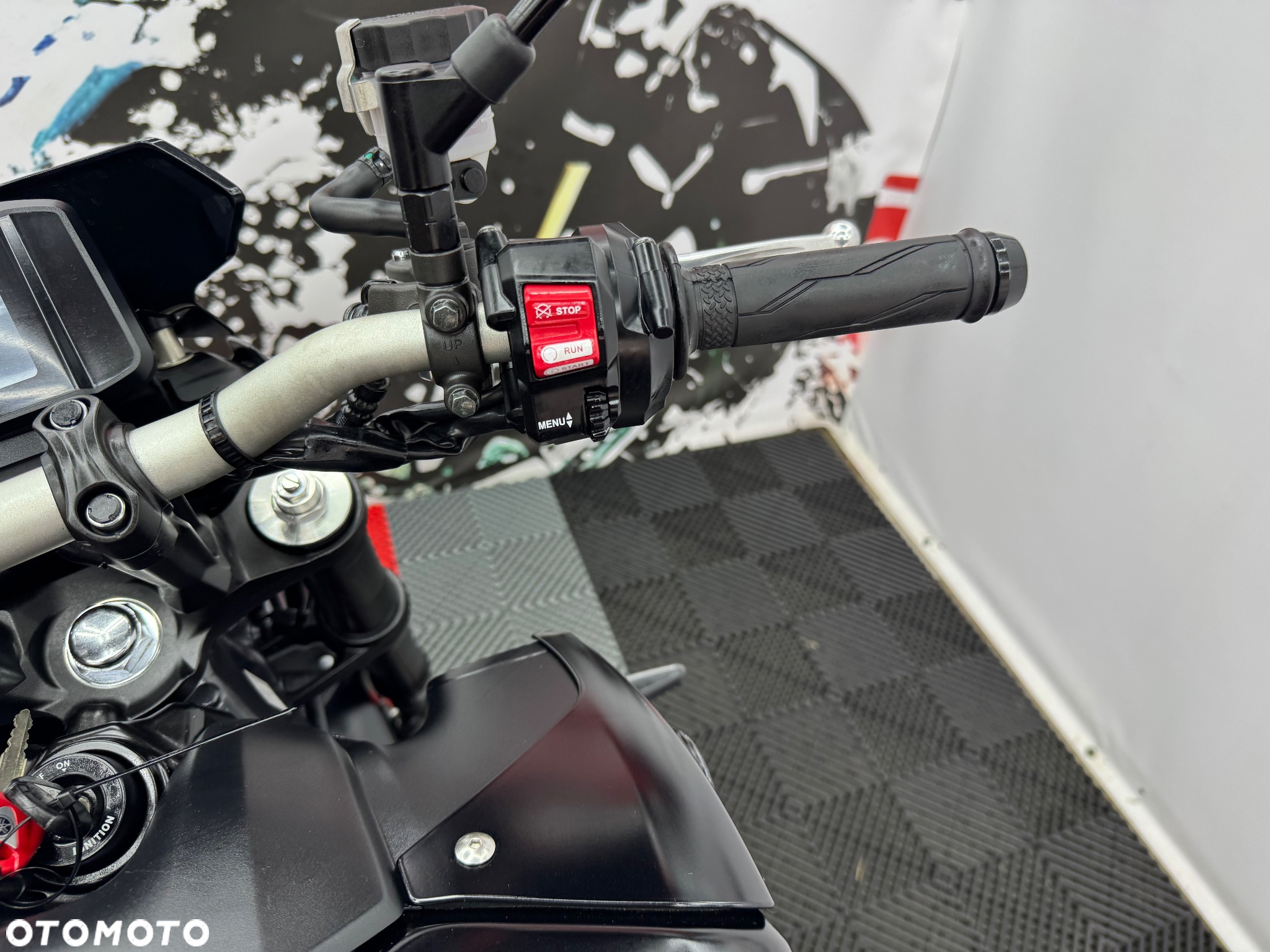 Yamaha MT - 28