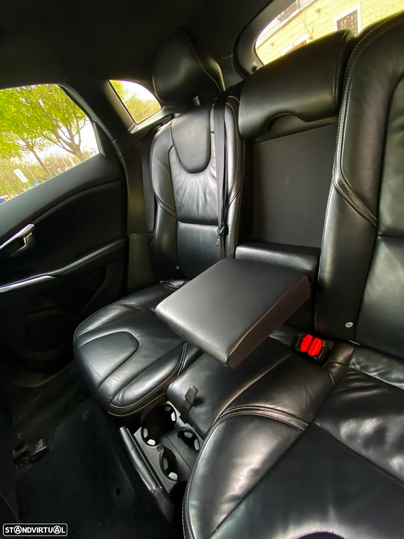 Volvo V40 1.6 D2 R-Design - 9