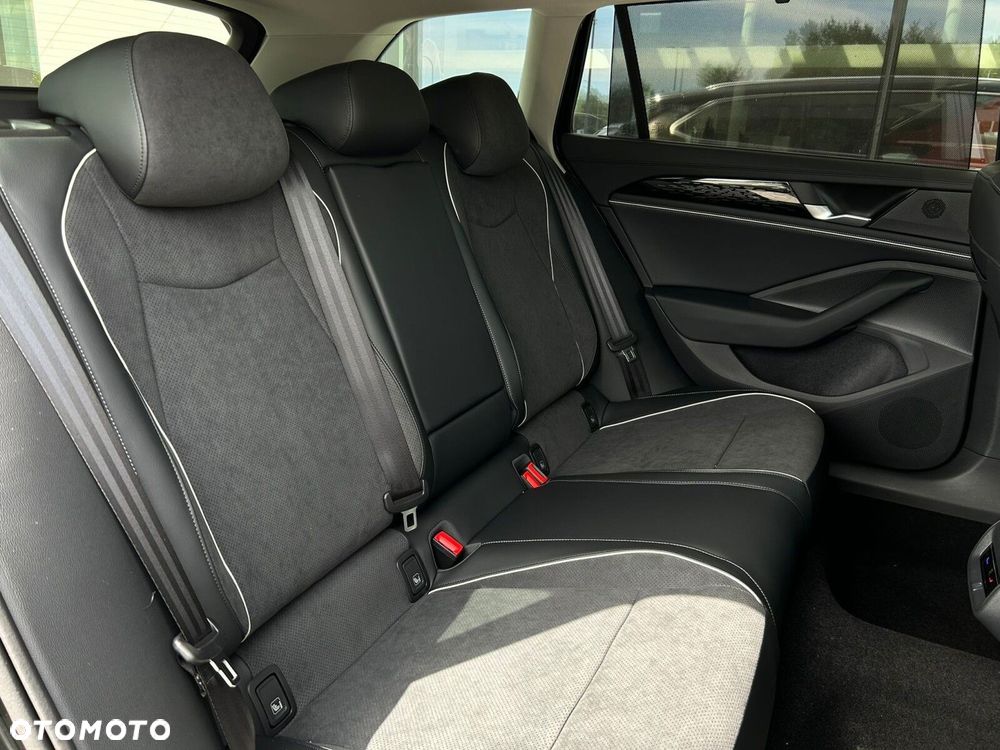 Volkswagen Passat Variant - 8