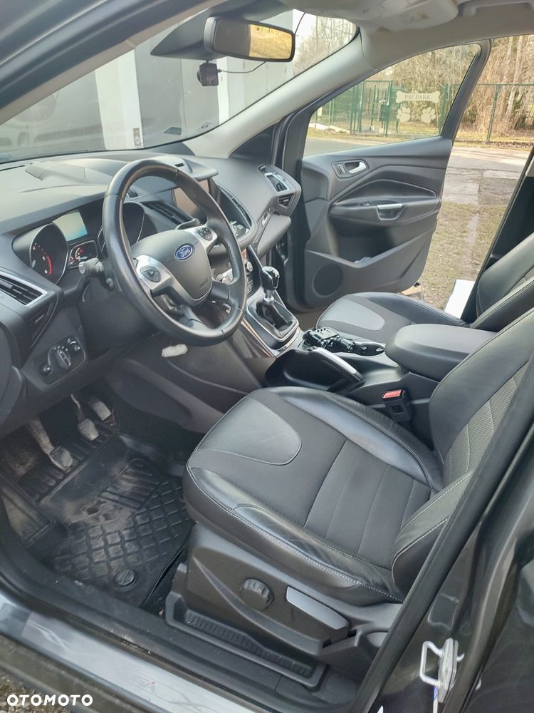 Ford Kuga 2.0 TDCi 2x4 Titanium - 9