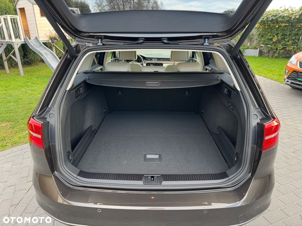 Volkswagen Passat 2.0 TDI (BlueMotion Technology) DSG Highline - 18