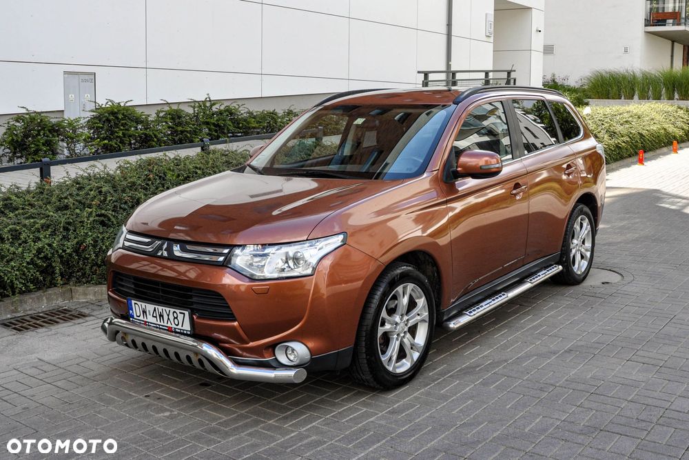 Mitsubishi Outlander - 1