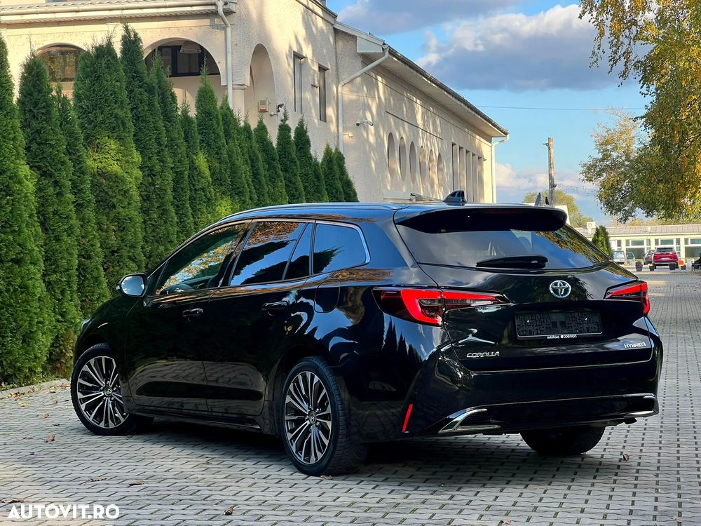Toyota Corolla 1.8 Hybrid Touring Sports Black&White - 4