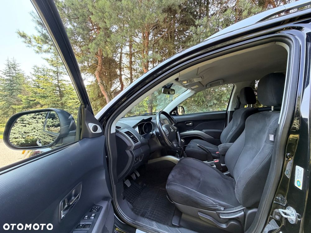Mitsubishi Outlander 2.0 DID Intense + - 12