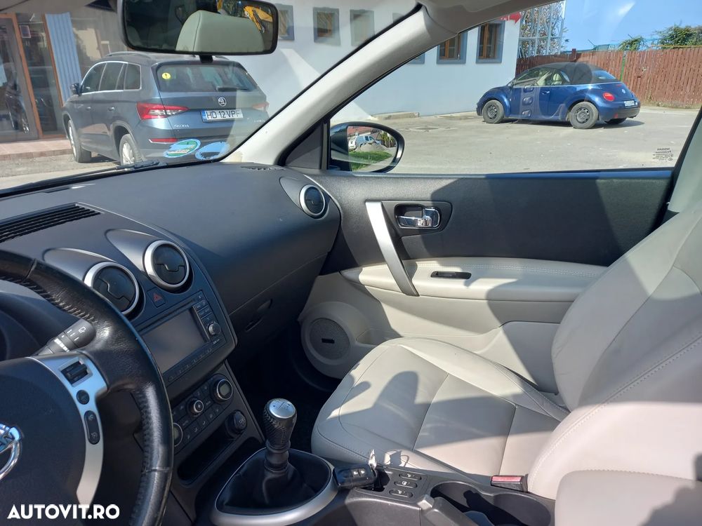 Nissan Qashqai 2.0 dCi DPF tekna - 13